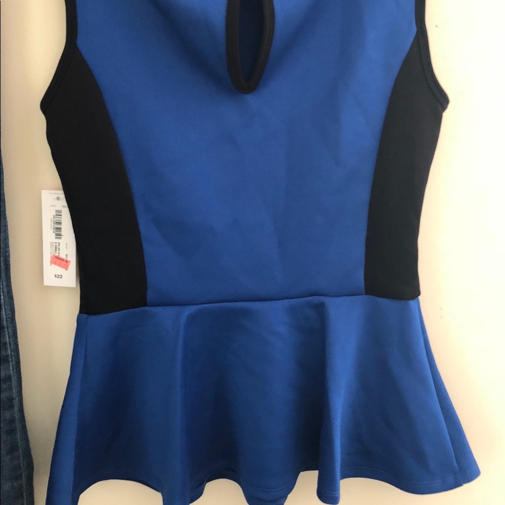 Top - Picture 2 of 2